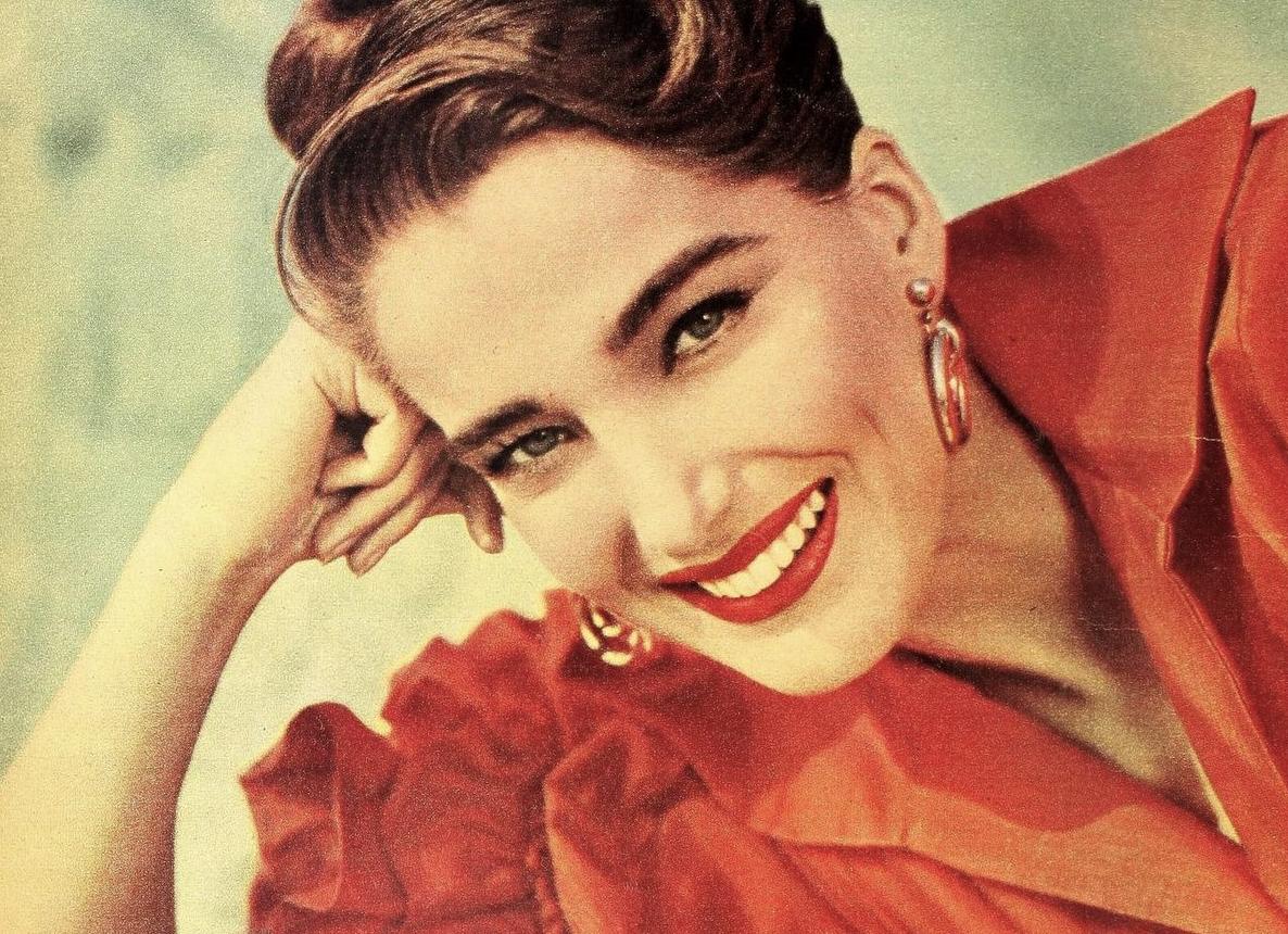 Адамс, Джули